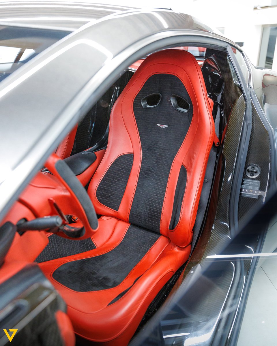 SEVEN CAR LOUNGE tweet media