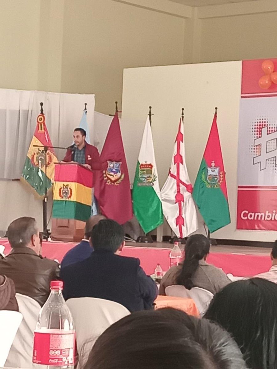 amedinaceli's tweet photo. Después de recorrer más de 100 municipios, hace 2 años se realizó el Encuentro Fundacional de “Primero la Gente”; hoy seguimos trabajando por la #Patria e integrando #Bolivia con el mundo.

#VivaBolivia https://t.co/b1P6Ewi1IK