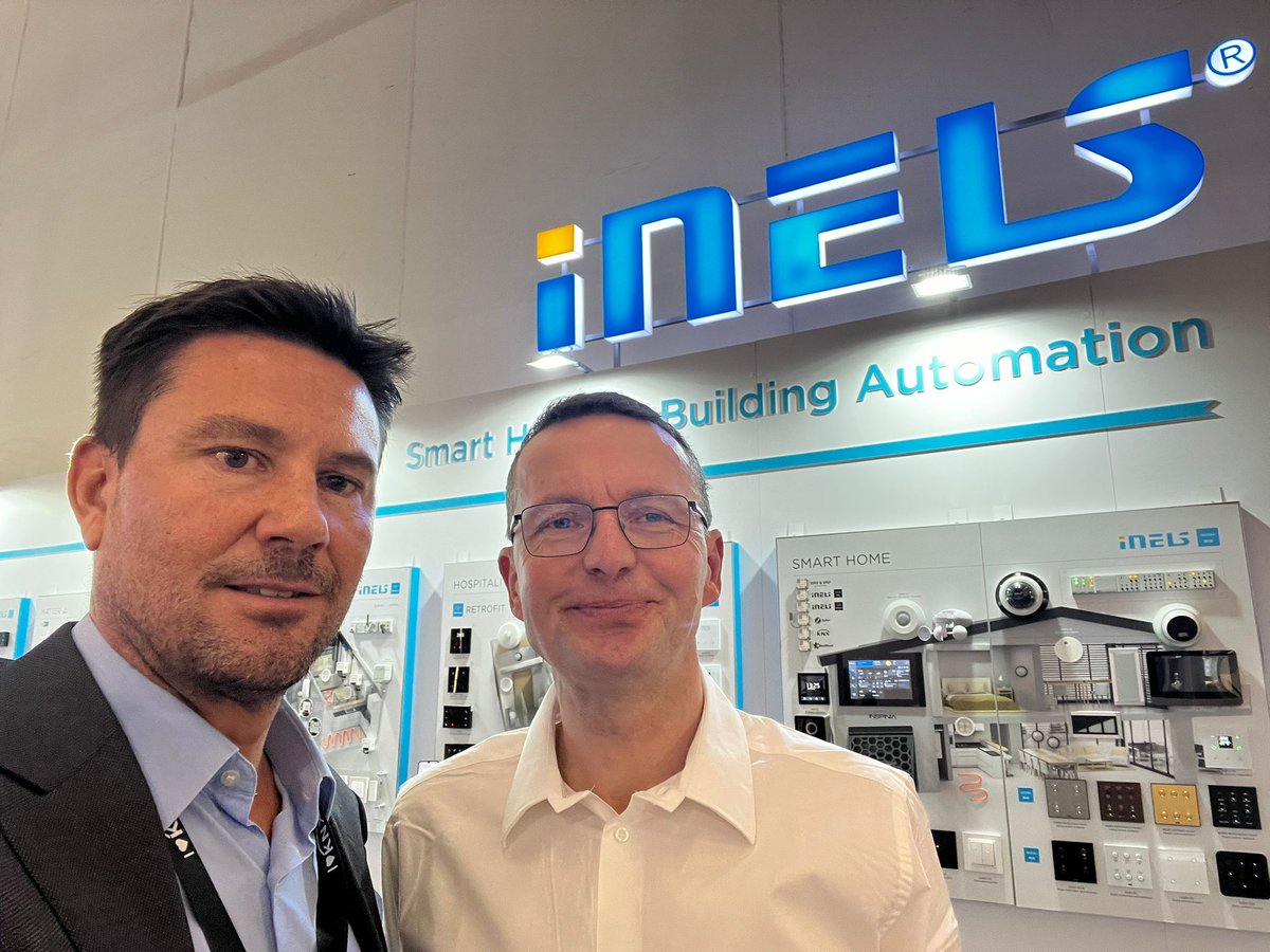 FuturasmusGroup's tweet image. At the ELKO EP – iNELS ELKO EP booth we explored their smart home and building automation solutions. Thanks to Rosta Dusek for the explanations and the tour of the stand. 👌

#KNX #LightAndBuilding #INELS #SmartHome #BuildingAutomation