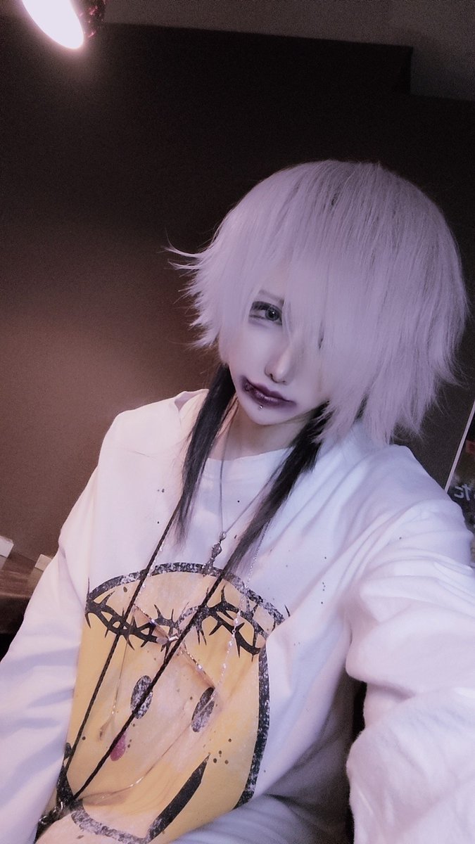 楪まな。 tweet media