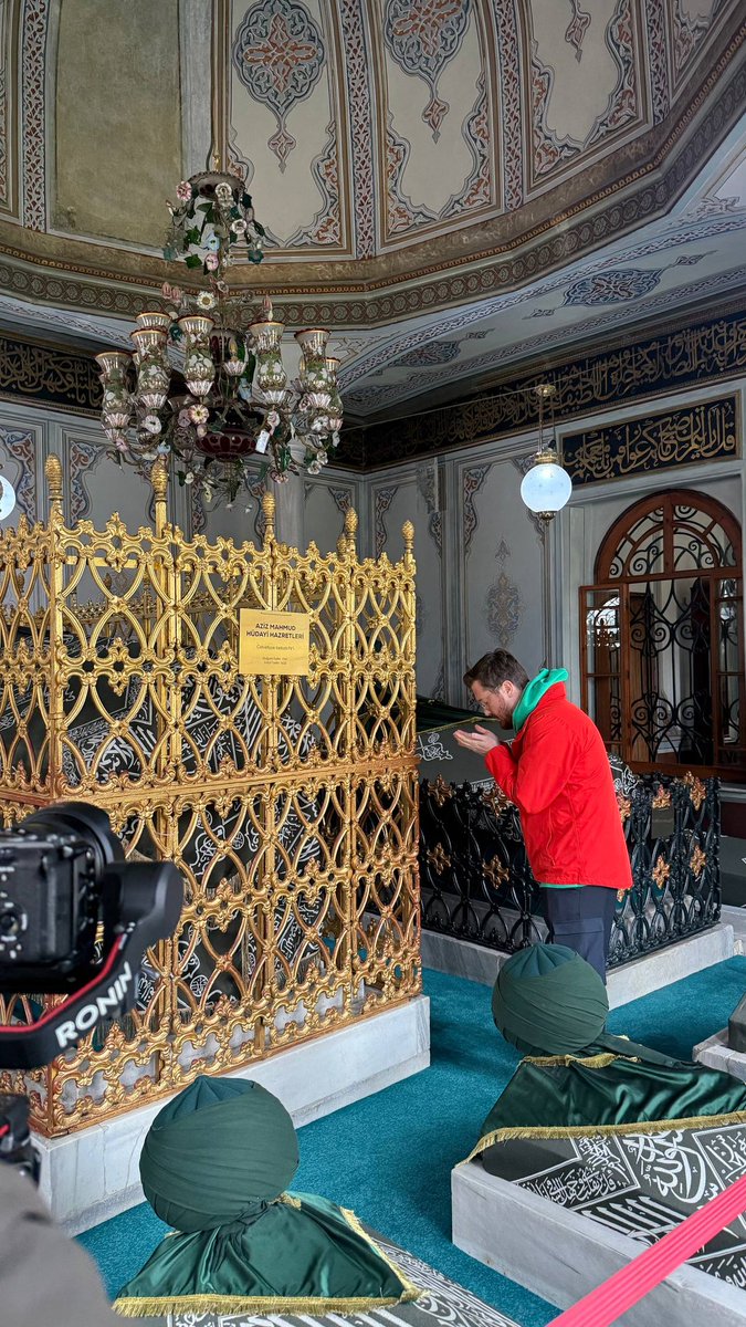 sertacabii's tweet photo. Sertaç Abi'den Sertaç Beyefendi'ye terfi ettiğimiz İstanbul çekimlerimiz başladı :) 

Her Salı 19.00'da @trtgencresmi ekranlarında🖐️ https://t.co/KswFs2hohG