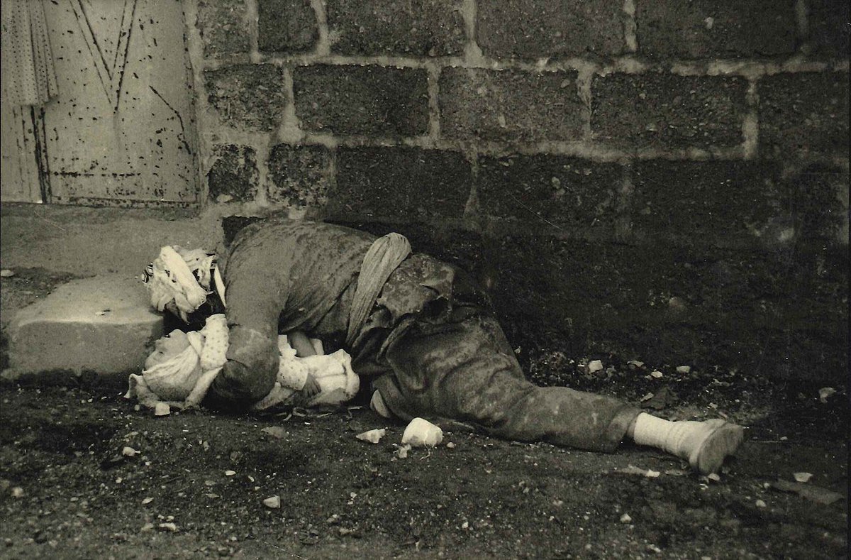 Helepçe, birîneke be dawî di dîroka me kurdan de. Em ve genocide û roja tarî û dijwar qet ji bîr nakin, 16/3- 1988.

Never forget Halabja. 
The Halabja massacre remains the largest chemical weapons attack directed against a civilian-populated region in human history.#kurds
