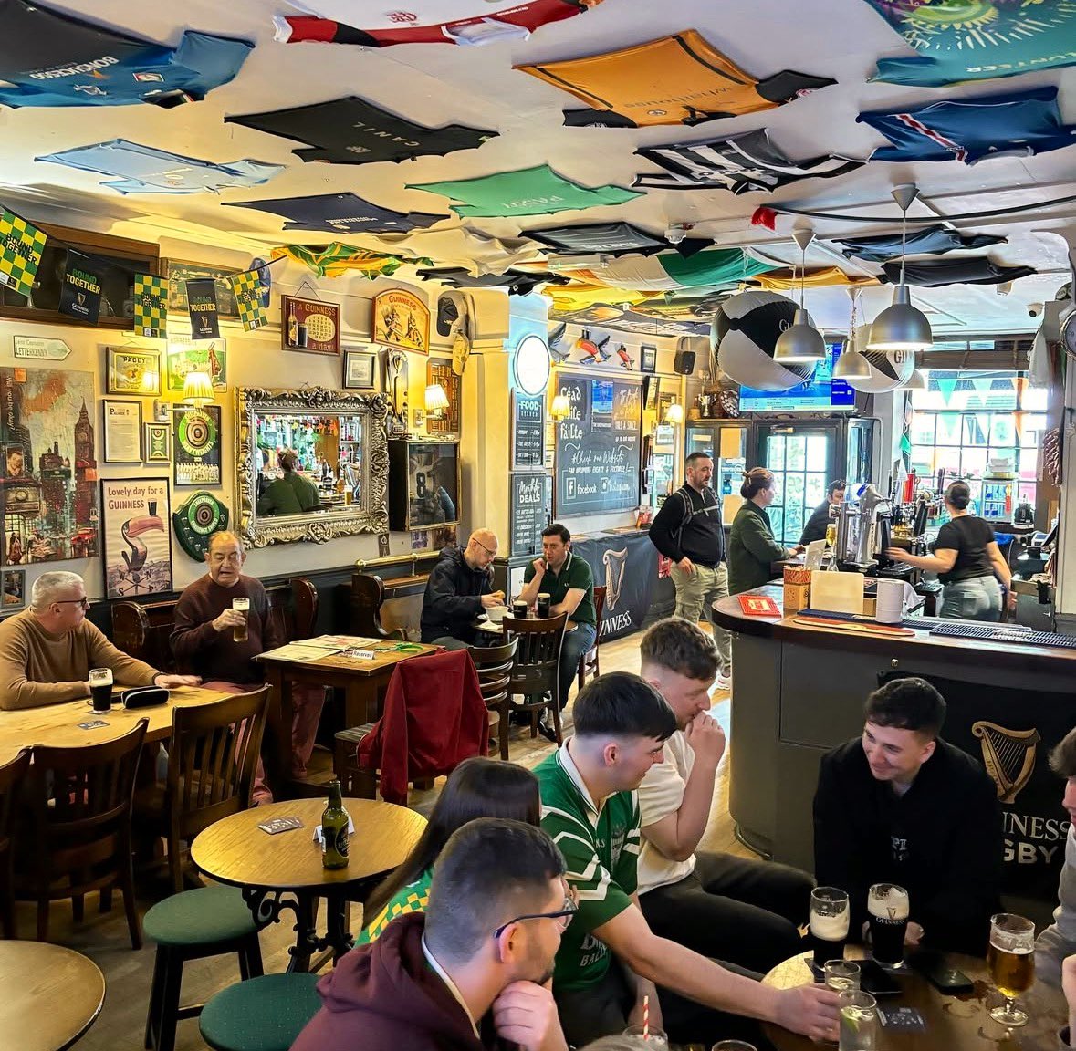 LondonPubMap's tweet image. The Sheephaven Bay in Camden. Off the beaten track, easy going atmosphere, very hard to leave once you’re in. #camden #irishpub