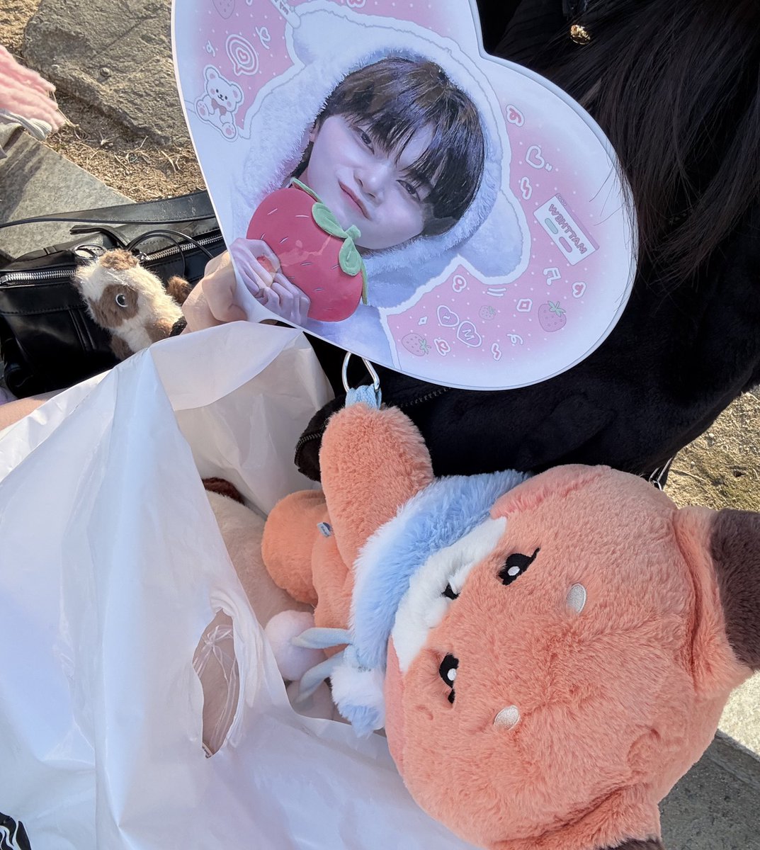 j ₍ᐢ. .ᐢ₎ tweet media