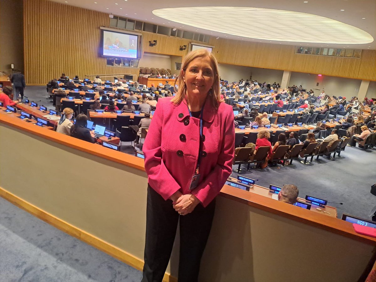 En #CSW70, Catherine McKenna, de <a href="/unisontheunion/">UNISON - UK's largest union</a> y en representación de la ISP, afirmó que sin derechos laborales, libertad sindical y negociación colectiva no hay acceso real a la justicia para las mujeres trabajadoras.✊ #CareRights