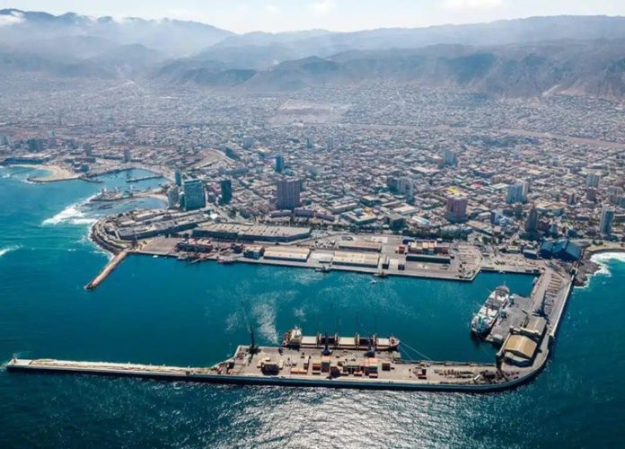 MasContainer tweet media