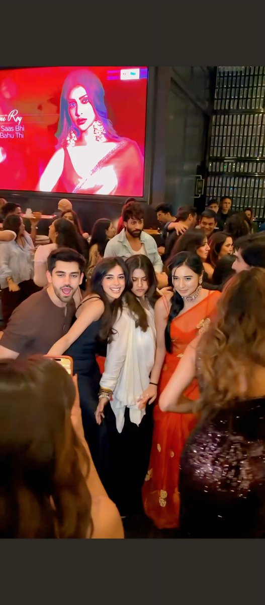 rosie posie tweet media