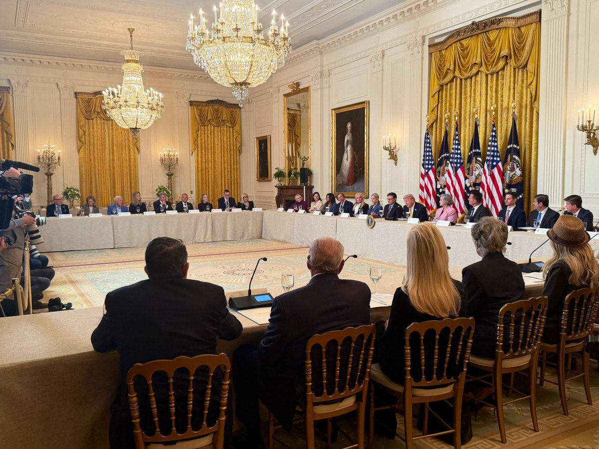 romadaravi's tweet photo. Tune in now for the Trump Kennedy Center Board Meeting, hosted by our Chairman @realDonaldTrump in the East Room of the White House. 

Live HERE: https://t.co/fdzJ1bsRyi https://t.co/Eg2v0t19ca
