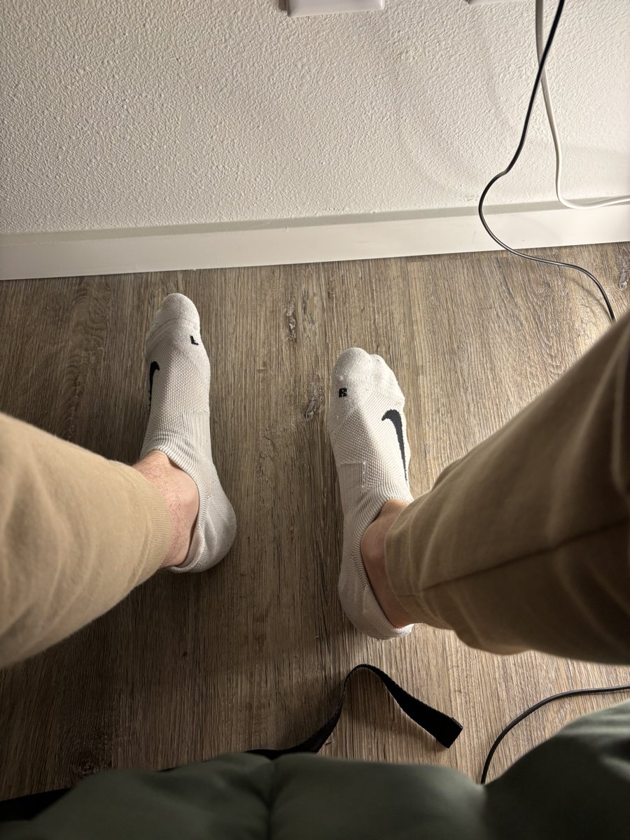 Will Star tweet media