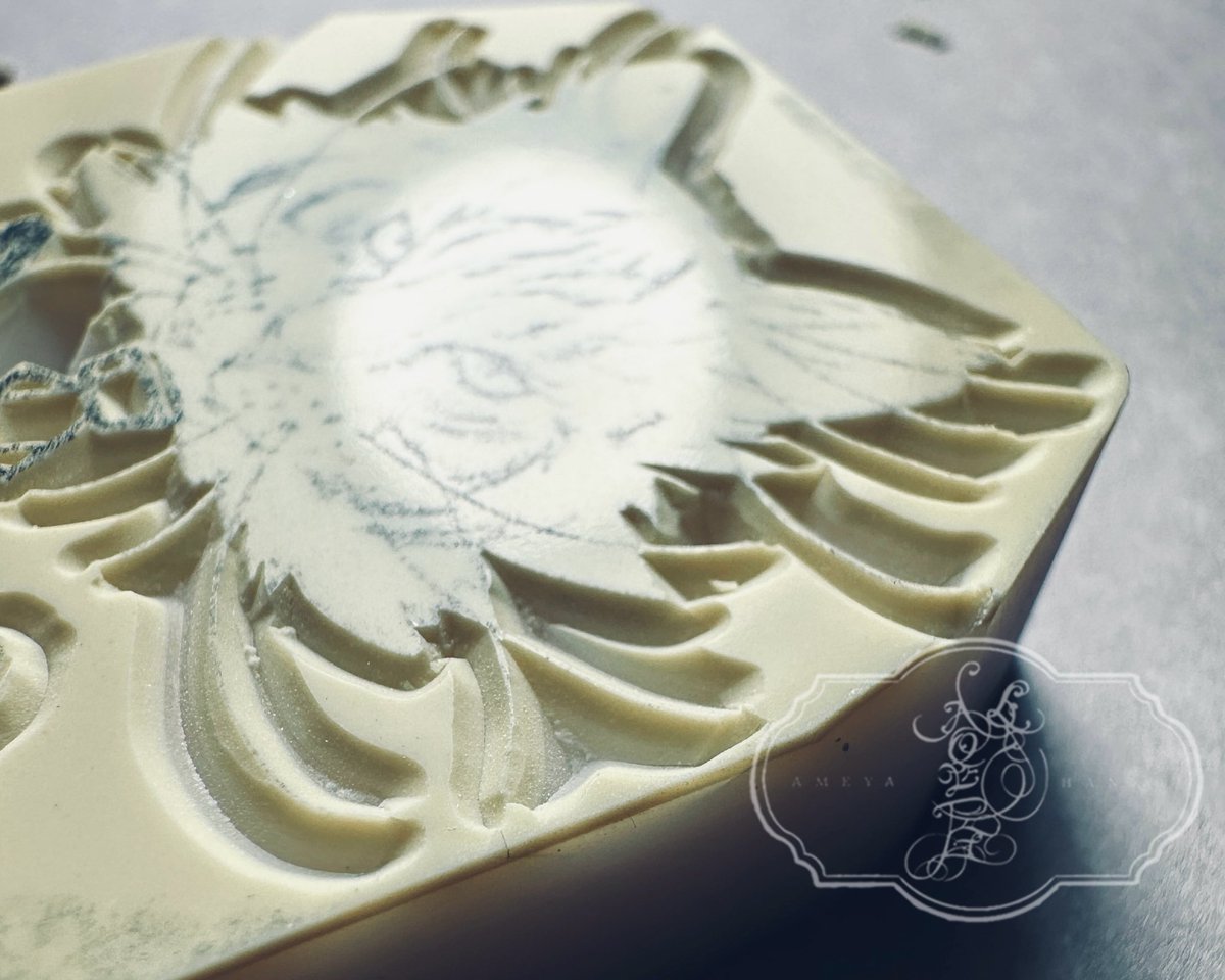 この時間にこの線の細さは目がぁぁぁ( ³ω³)
でも楽しいんだぁ
極細線最高に楽しい

#消しゴムはんこ