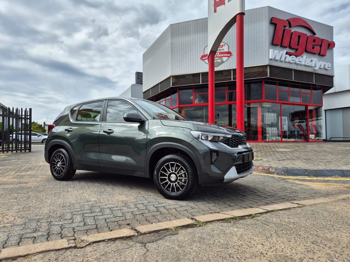 TigerWheelnTyre's tweet image. Your ride deserves the best – and we deliver. 🚙✨
New fitment completed - Kia Sonet with brand new, shiny Gemini alloy wheels.

#TigerWheelnTyre #LetsGoTogether #FitmentComplete #WheelCrushWednesday #WCW #WheelieWednesday #Wheels #NewWheels #AlloyWheels