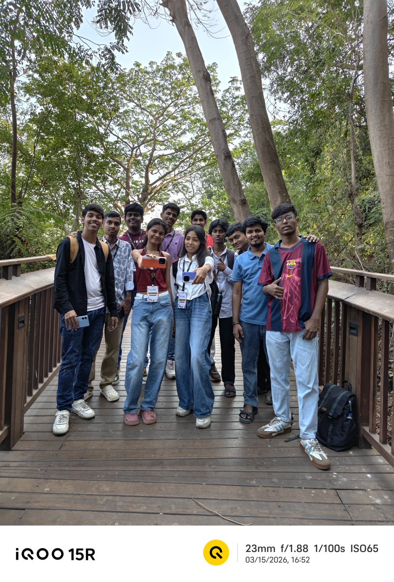 singh_kish42510's tweet photo. Just wrapped up an amazing community meetup at Malabar Hill Walkway 🌅
Great conversations, beautiful sea views, and lots of photography moments with the community.
Looking forward to more such events! 📸✨
#Mumbai
#CommunityMeetup 
@IqooInd https://t.co/eFcAbF0UgA