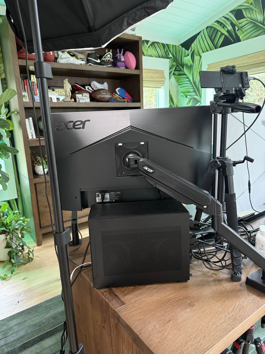 Kurt Benkert tweet media