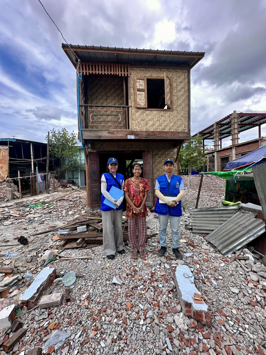 UNVolunteers's tweet image. Dear UN Volunteers in #Myanmar 🇲🇲, thank you.

After the 2025 earthquake, you assessed 2,400+ damaged homes in Mandalay and helped 1,800+ households rebuild safely.

Thousands of families are closer to safe homes because of you.