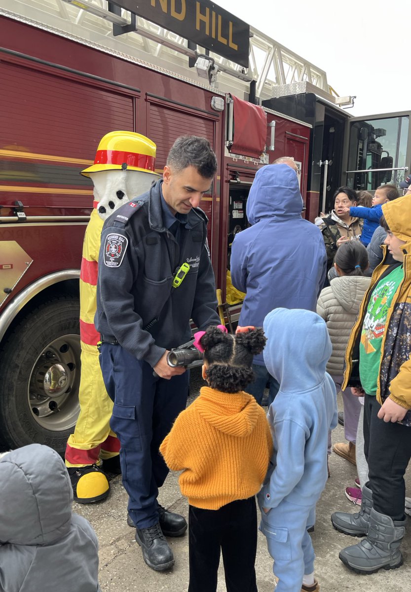 Richmond Hill Fire tweet media