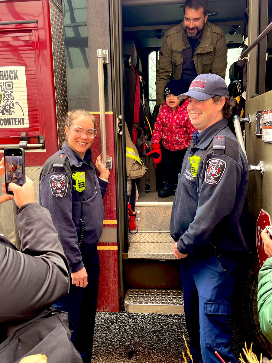 Richmond Hill Fire tweet media