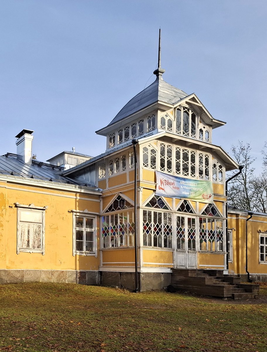 💕 Västerbyn kartanon päärakennusta restauroimassa!

✨ Uudessa toimeksiannossamme suunnittelemme tämän kauniin rakennuksen julkisivun ja ikkunoiden kunnostuksen. Tammisaaressa sijaitsevan kohteen vanhimmat osat ovat 1800-luvun alusta. Kohde on suojeltu rakennussuojelulailla.
