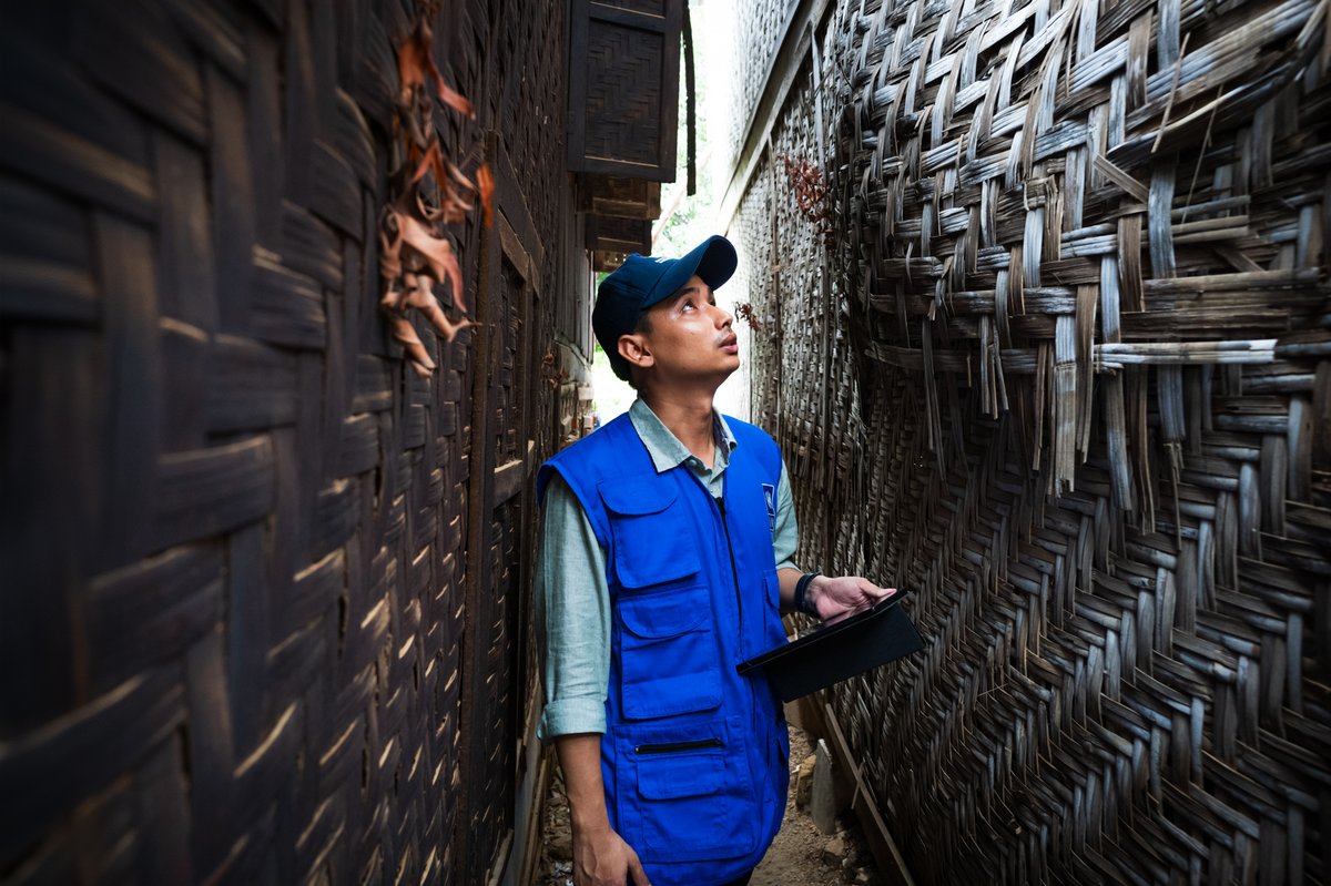 UNVolunteers's tweet image. Dear UN Volunteers in #Myanmar 🇲🇲, thank you.

After the 2025 earthquake, you assessed 2,400+ damaged homes in Mandalay and helped 1,800+ households rebuild safely.

Thousands of families are closer to safe homes because of you.