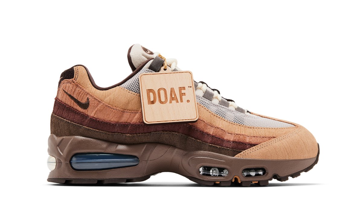 JustFreshKicks tweet media