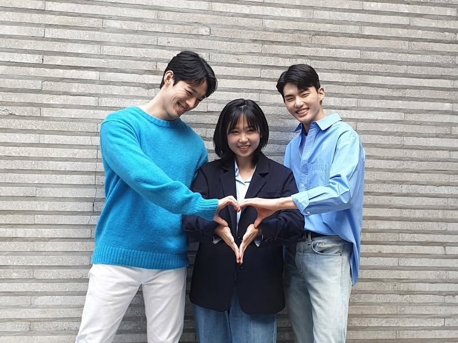oselujaeten's tweet photo. 1. Son Woohyeon - Kim Kangmin, reunited ✅️ (A Tale of Nine Tailed, To My Star S1 &amp; S2, The Golden Spoon) 

2. Shin Jeongyu - Woo Jihan, reunited ✅️ (A Breeze of Love, Always Meet Again) 

3. Jo Hyukjun - Kang Eunbin, reunite 🔜 (Blueming and ??) 

🤞🏻🤞🏻🤞🏻 https://t.co/y7IzBCLIBy