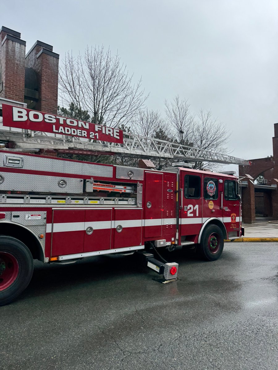 Boston Fire Dept. tweet media