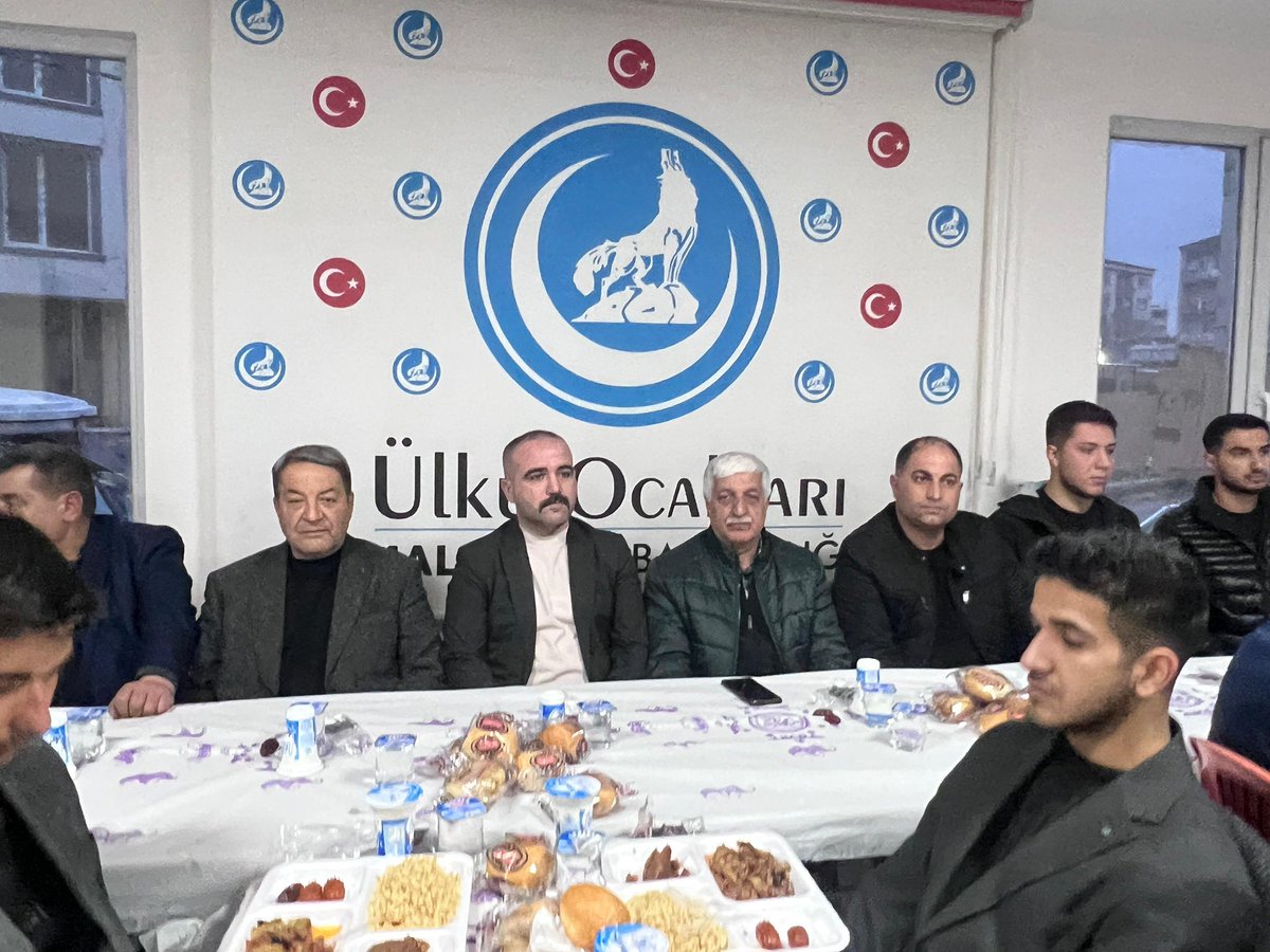 turgaysengonul's tweet photo. Ülkü Ocakları Malatya İl Başkanlığı olarak Mübarek Ramazan Ayının 26. iftarını Milletvekilimiz, geçmiş dönem il başkanımız, meclis üyemiz, esnaflarımız ve değerli ülküdaşlarımız ile birlikte yaptık. 

İftar programımıza destek veren Battalgazi Belediyesi Meclis Üyemiz Naim Özdemir’e teşekkür ediyoruz.

@ayyildirim1