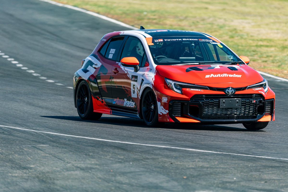 AutoTrader tweet media