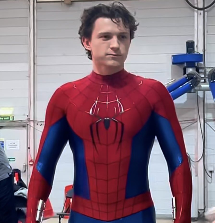 MarvelBRNews's tweet photo. 🚨O trailer de 'HOMEM-ARANHA: UM NOVO DIA' chega na quarta-feira. https://t.co/fV27ptNtCr