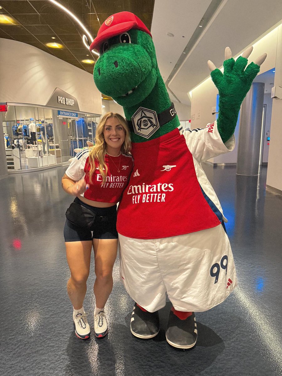 boutonnieres absconder tweet media