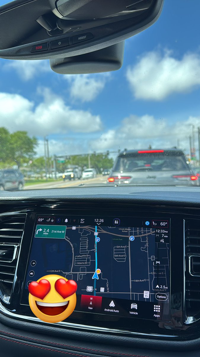 FurrStayFlowin's tweet image. i’m craving in n out so bad but just realized they don’t have any in FL