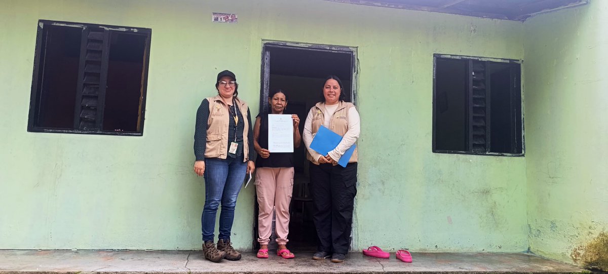 URestitucion's tweet photo. ¡En Cáceres la restitución está en marcha! 

🏡Restituimos un predio urbano a sus legítimos dueños, un paso más en la reparación de quienes durante años fueron despojados de lo que les pertenecía. 🤝

Cada restitución representa justicia, dignidad y la posibilidad de volver a empezar en el lugar que siempre ha sido suyo. 🌱

En #Córdoba y Bajo Cauca Antioqueño seguimos trabajando para que la tierra y los bienes regresen a las manos de quienes nunca debieron perderlos. 🕊️💚