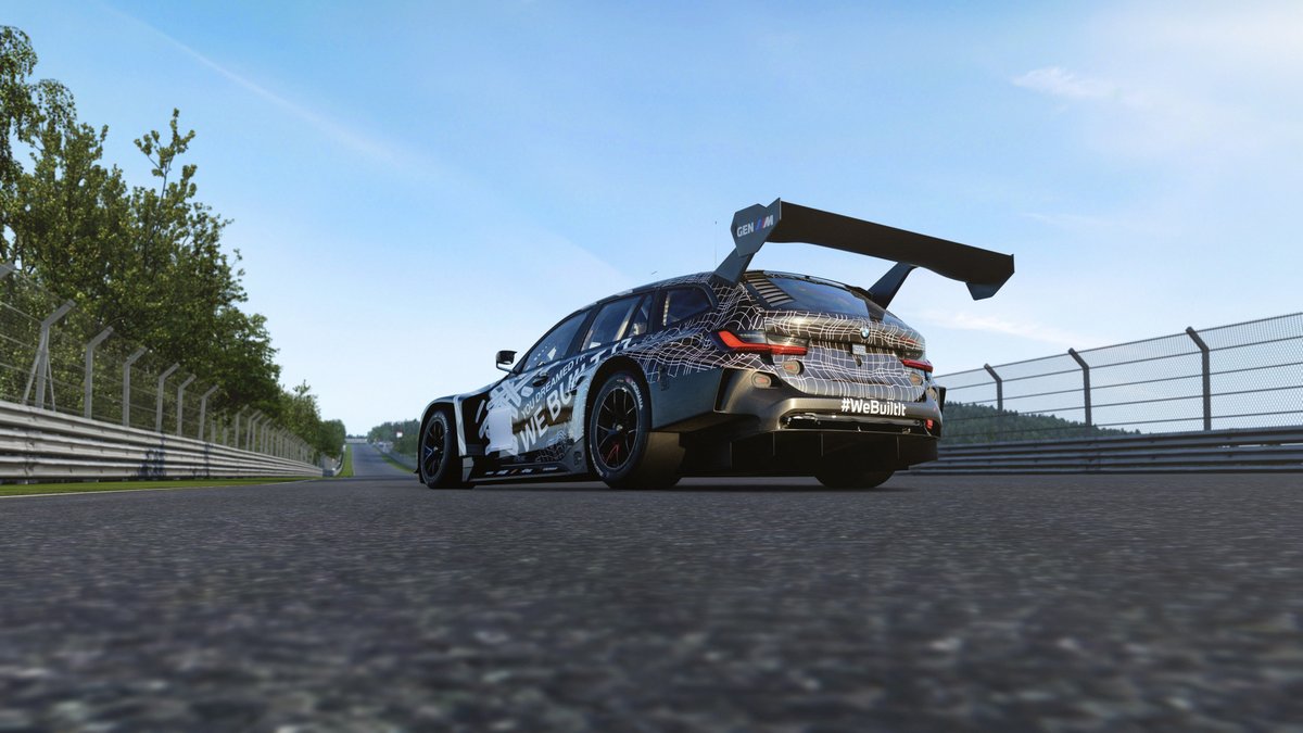 RaceRoom tweet media