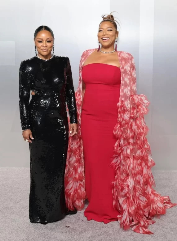 omgblog's tweet photo. OMG, Queen Latifah and her partner Ebony Mills looked stunning together at the 2026 Vanity Fair Party https://t.co/IQeDXTyyYO #Celebs #Lesbionic #LGBTQ https://t.co/NWyrAA5xzv