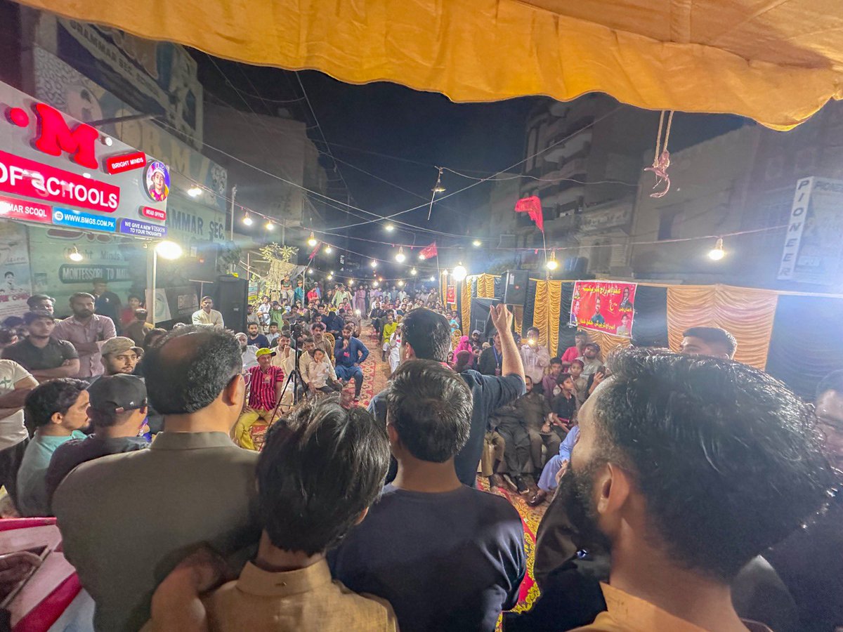 اورنگی ٹاؤن کی یونین کونسل نمبر 4 میں عوام راج تحریک کا پیغام۔ پچھلے دس دن میں کراچی کی پندرہ سے زائد یونین کونسلز میں عوام راج تحریک منظم ہوئی ہے۔۔۔ اگلے چند ہفتوں میں انشاء اللہ عوام راج تحریک کراچی میں ایک بڑے جلسے کا اعلان کرے گی۔ 
#اب_راج_کرے_گی_خلق_خدا