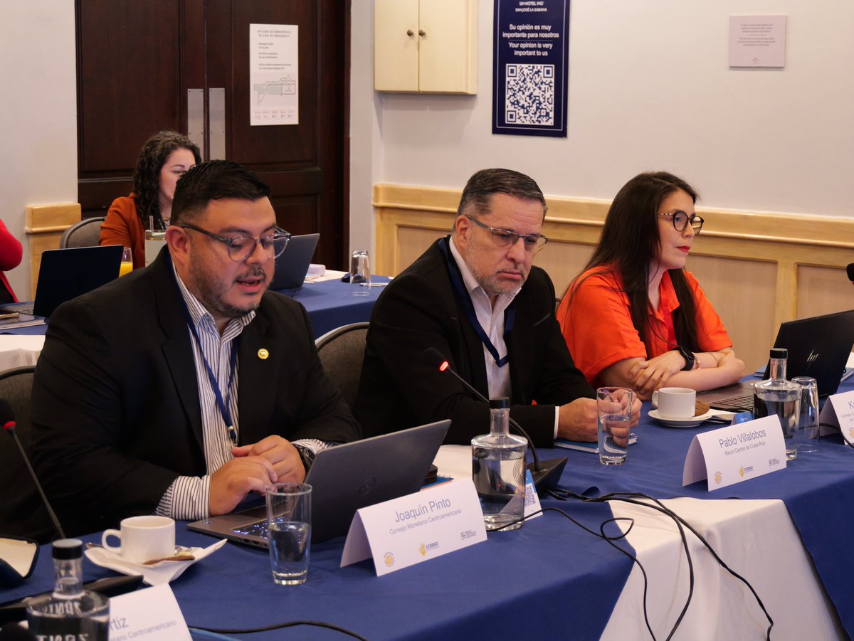 secmca's tweet photo. En el marco de la vigésima novena reunión del Grupo de Estabilidad Financiera Regional, que se llevó a cabo el 12 y 13 de marzo de 2026 en la ciudad de San José, Costa Rica, funcionarios de las áreas de estabilidad financiera de los bancos centrales de Centroamérica y República Dominicana, así como representantes de las superintendencias de bancos, fortalecieron el análisis conjunto de los riesgos financieros.

El grupo de trabajo contó además con la participación, en calidad de miembros especiales, de delegados del Banco de la República de Colombia y de la Superintendencia de Bancos de Panamá, quienes contribuyeron al intercambio de experiencias y al fortalecimiento de la cooperación regional en materia de estabilidad financiera.

Consultar en: https://t.co/oqy5cT8icO