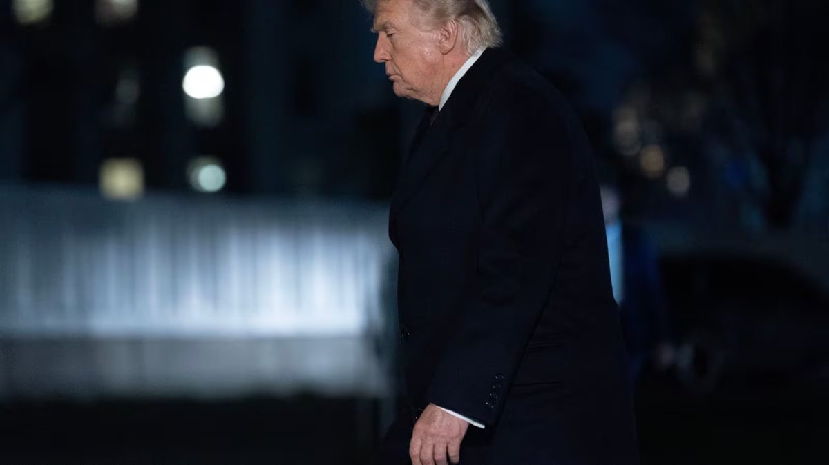 🚨 SUMMIT SUSPENSE: TRUMP THREATENS CHINA TRIP DELAY AMID STRAIT OF HORMUZ CRISIS! 🚨

High-stakes diplomacy is hitting a massive speed bump! While Treasury Secretary Scott Bessent tries to project "stability" after Paris trade talks, President Trump has thrown a wrench into the