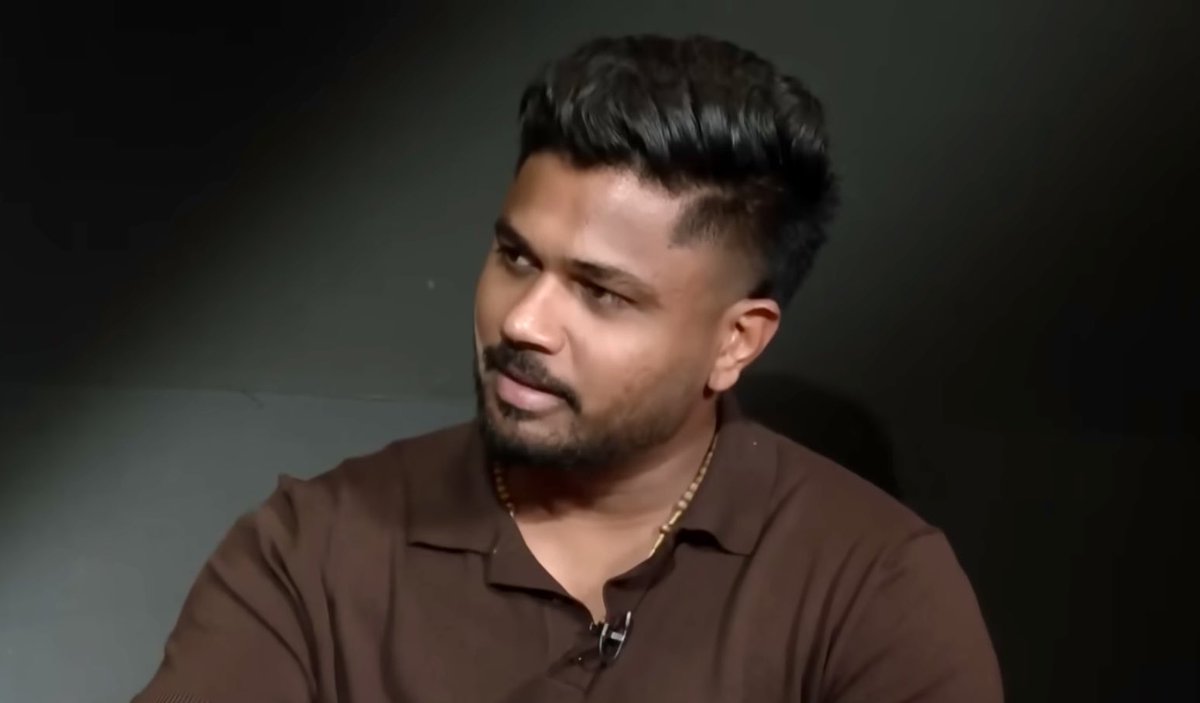 युवराज सिंह की महानता पर संजू सैमसन 🚨
संजू सैमसन ने कहा: 🗣️
“पाजी (युवराज सिंह) ने मुझसे कहा कि तुम्हारे लिए वर्ल्ड कप आने वाला है, मुझे लगता है कि तुम्हें मेरे साथ कुछ समय बिताना चाहिए, इससे तुम्हें फायदा होगा। और सच में यह मेरे लिए बहुत मददगार रहा। यूवी पाजी और रॉबिन भैया