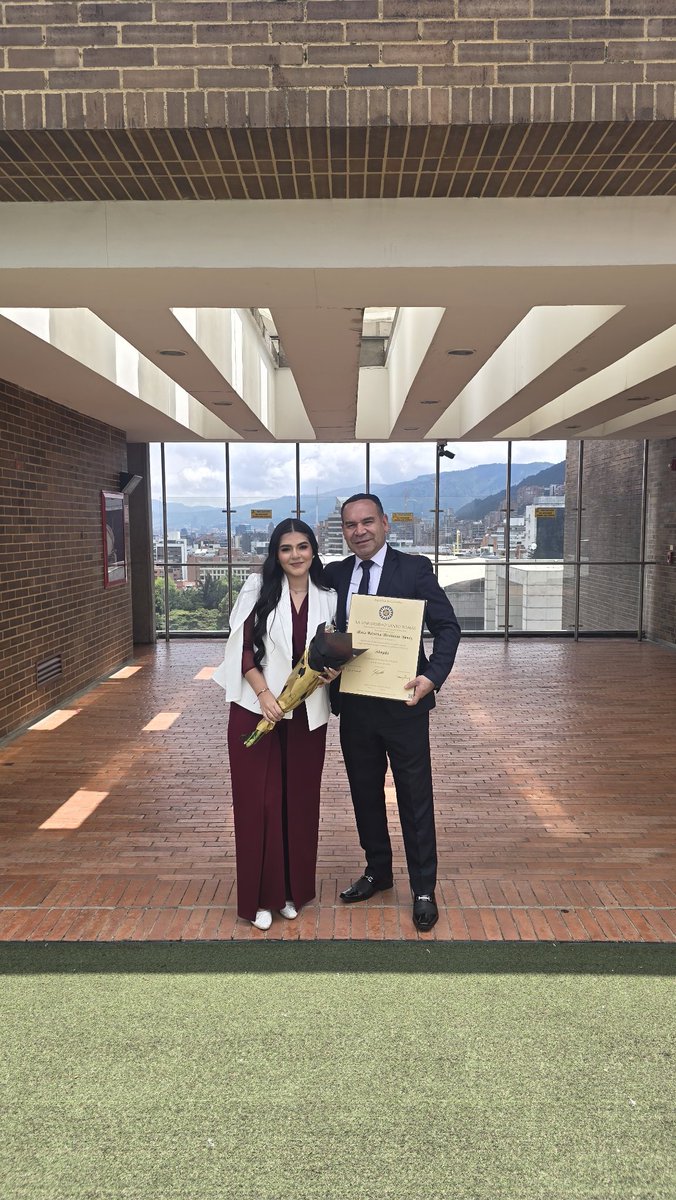 Amada Hija María Valentina Felicitaciones, Hoy obtienes el Título Profesional como Abogada con Mención Honorifica;  cumples un nuevo Sueño, fruto de tu Disciplina, Esfuerzo y Responsabilidad. DIOSITO TE BENDIGA SIEMPRE. TE AMO.❤️❤️❤️
"COSECHAS LO QUE SIEMBRAS".