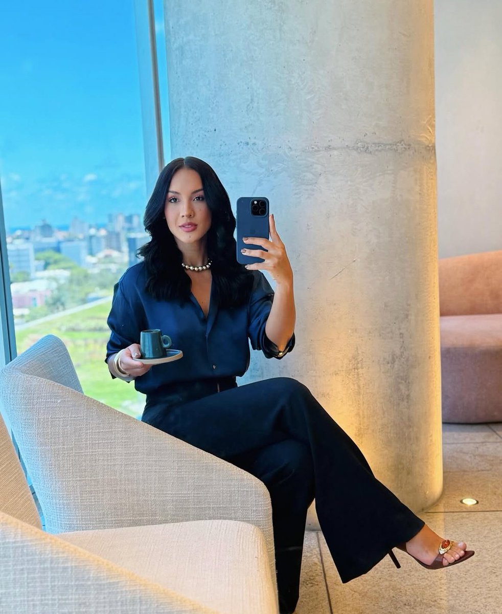 Maxiane 🪞 tweet media