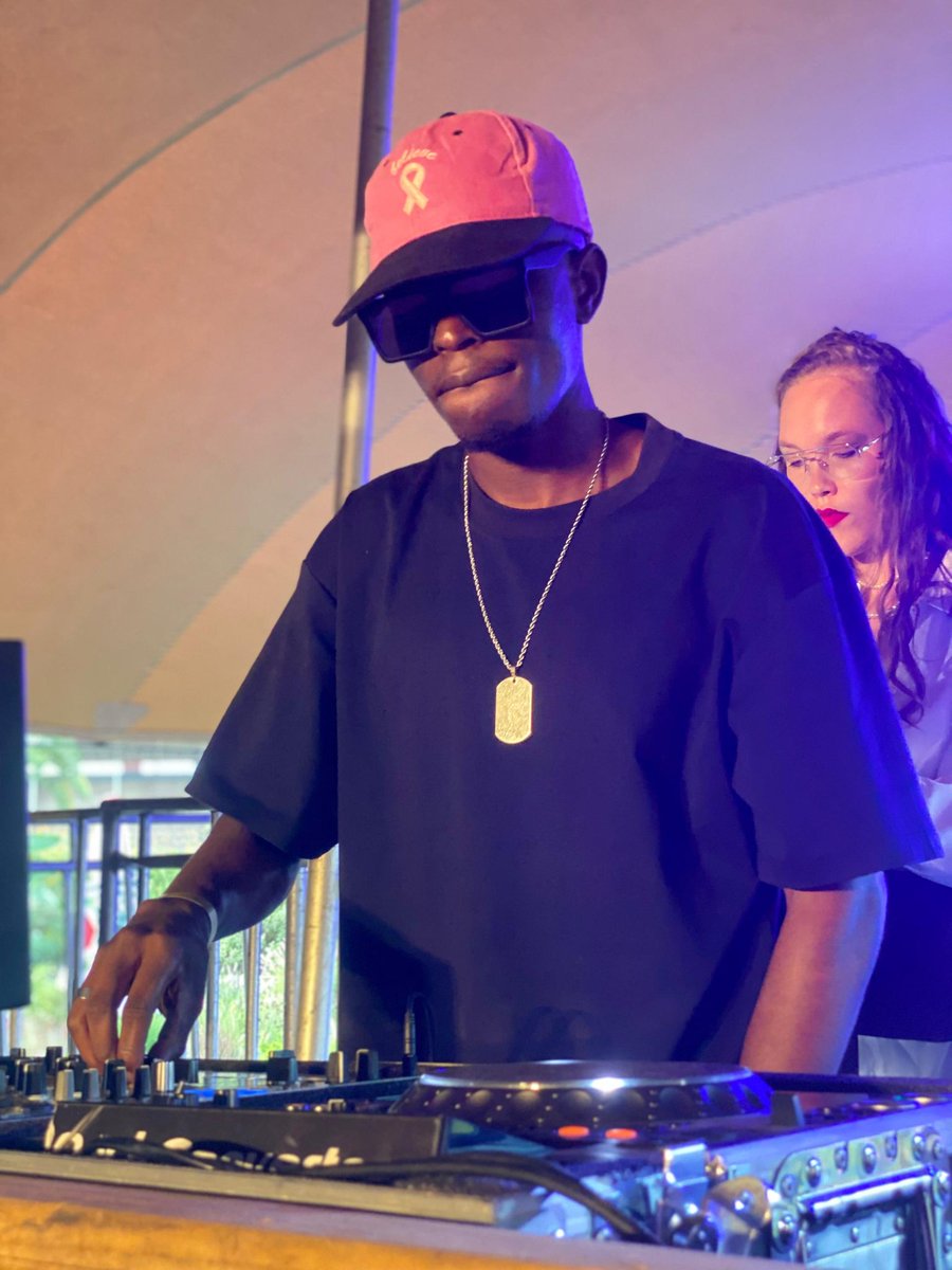 JoshMajorZW's tweet image. We came through and we held it down for the Afro House Music culture, Thank you @roots_zim_ ❤️🙌🏿

📸 : @dj_quemaster 
📍 : @roots_zim 

#afrohouse #housemusic #rootszim #dj #joshmajor