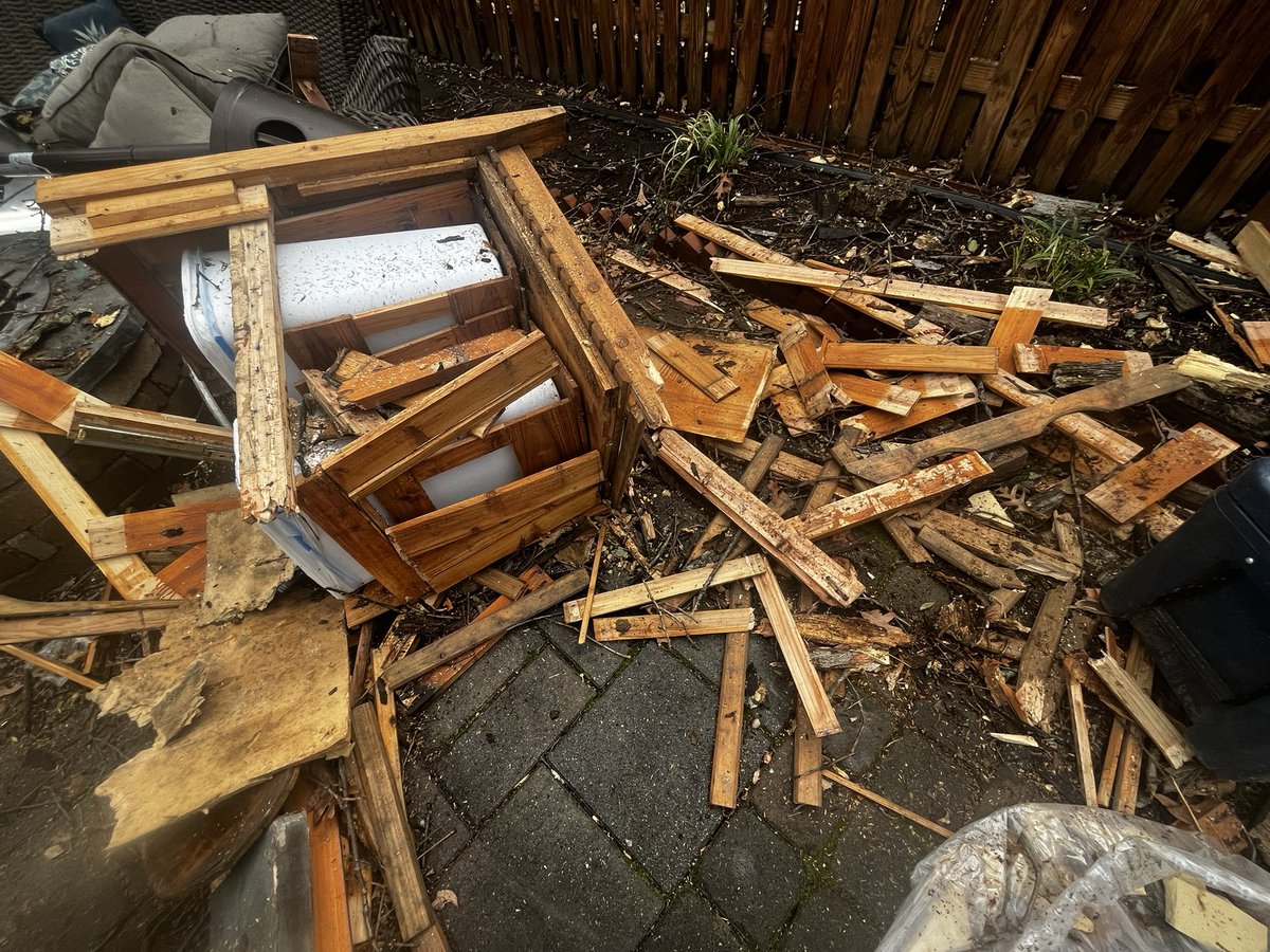 kentbabb's tweet photo. .@YETICoolers My neighborhood outside DC has many stately (and occasionally diseased) 100-year-old oak trees, one of which fell into our backyard on Friday. As we say back home, this thing was a *hoss.* This is #notanad, just an appreciation/amazement post that everything this tree hit was obliterated, especially the cedar table/platform that held our Yeti. Seriously, this thing exploded like Alderaan ran full speed into Krypton. But the cooler itself? Took a direct hit from a TREE and is somehow just fine. Opens and closes as normal, not even a dent. Legit incredible how well this thing is made.