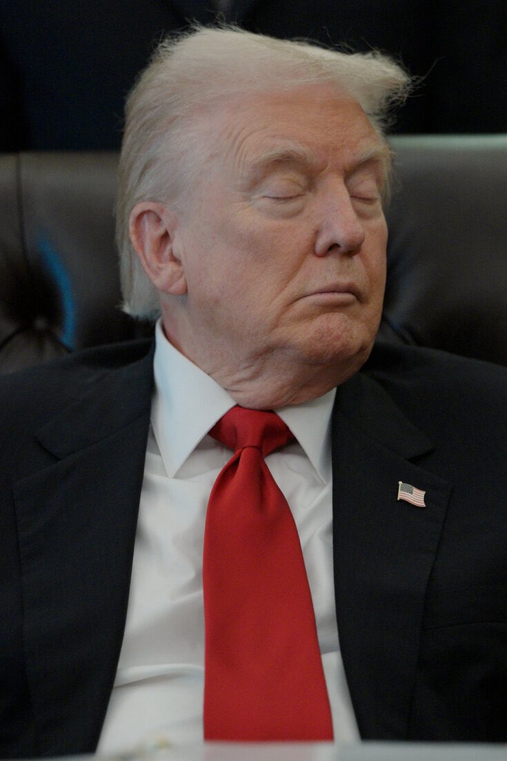 Aaron Bastani tweet media