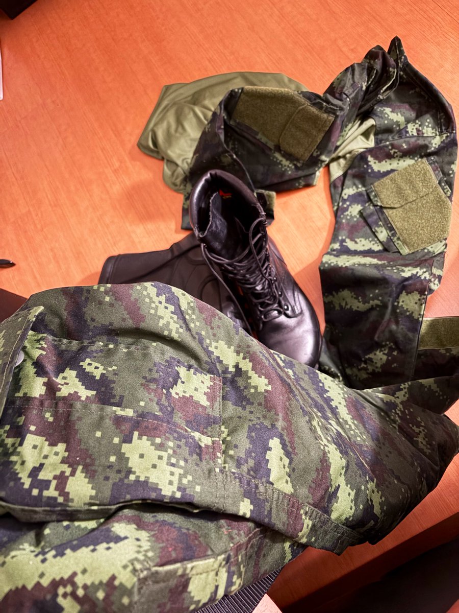 Background tweet media