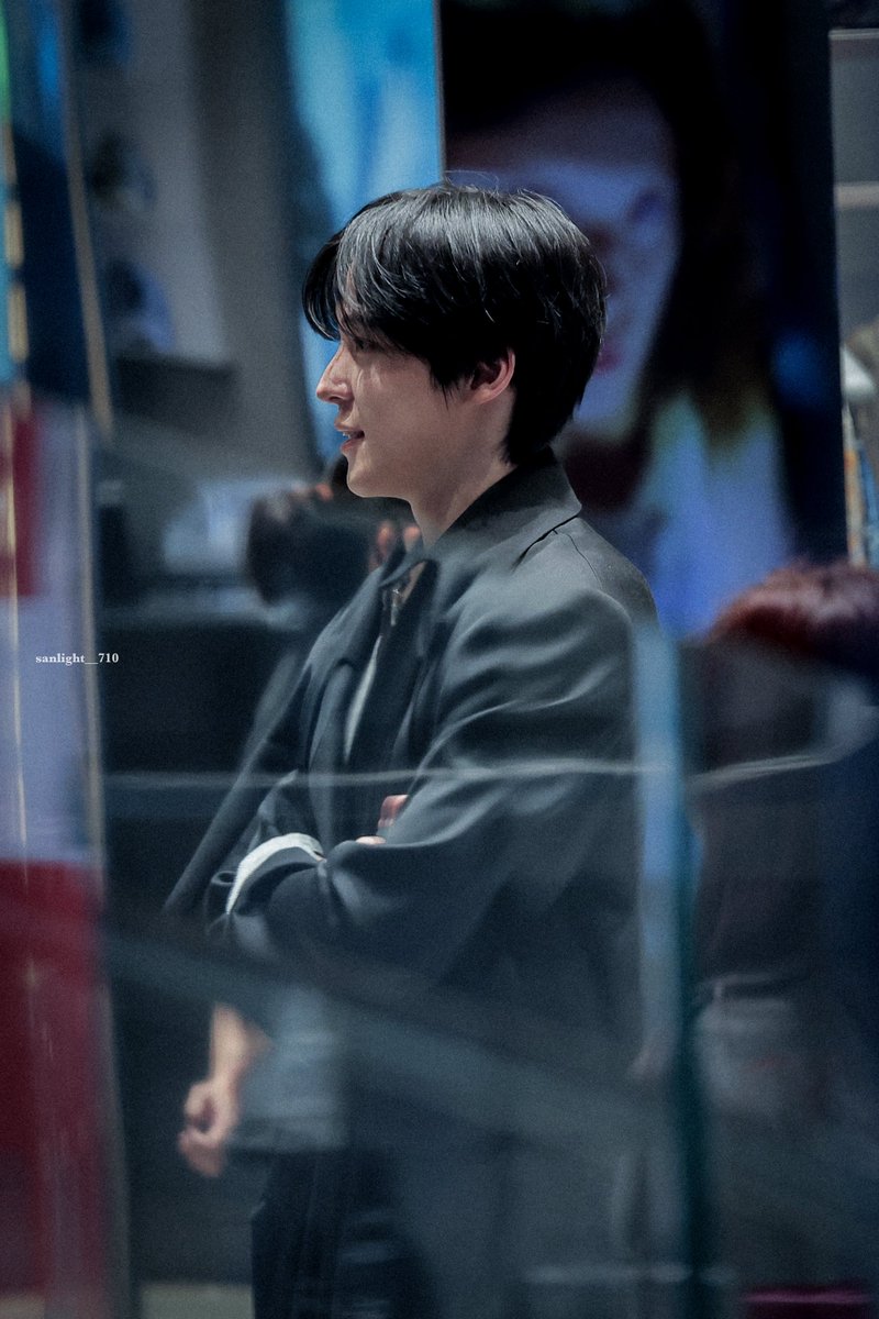 sanlight__710 tweet media