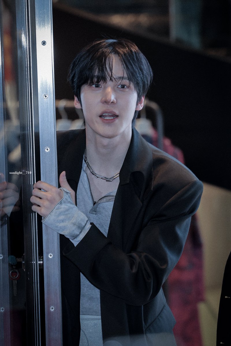 sanlight__710 tweet media