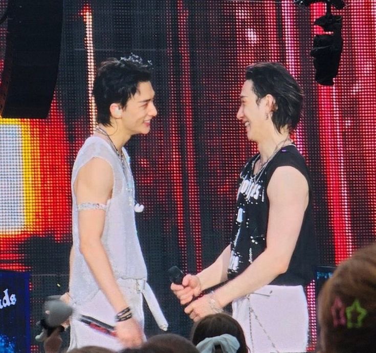 hyunchanersha tweet media