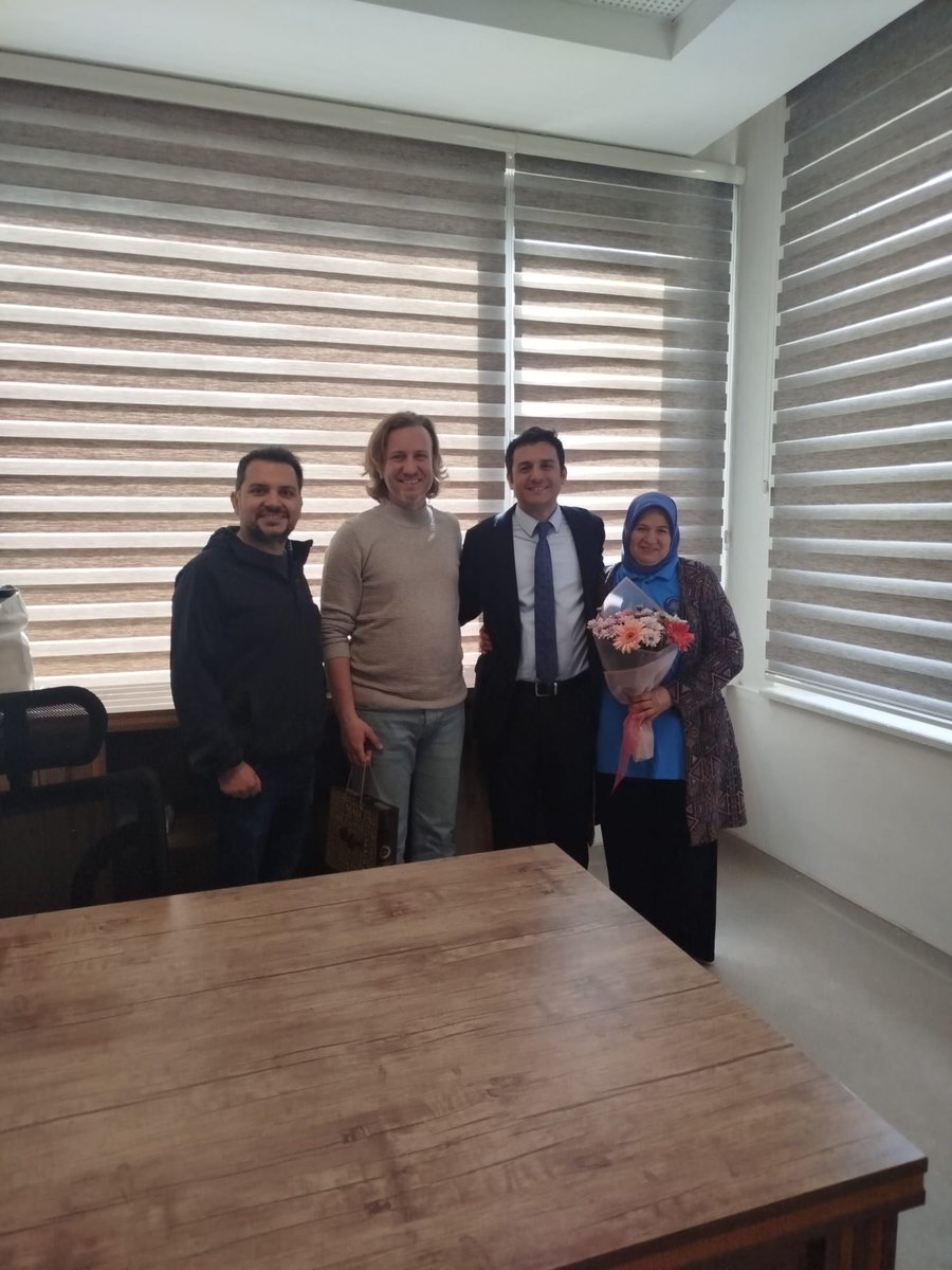 akdenformatik's tweet photo. Bölümümüzde devir teslim töreni gerçekleşti. Enformatik Bölüm Başkanı olarak atanan Doç. Dr. Fırat YÜCEL, görevi Prof. Dr. Alper BİLGE'den devralarak mesaisine başladı. https://t.co/1uFSxZv2l3