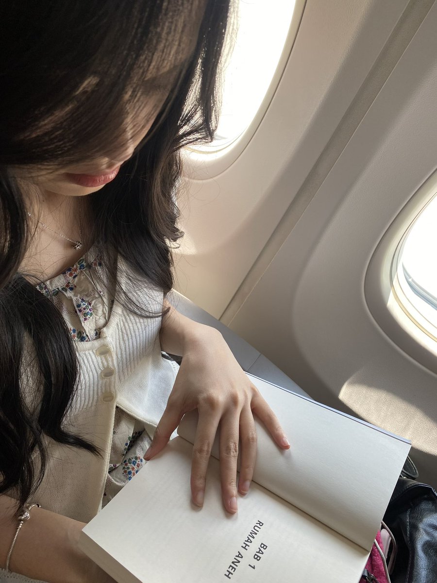 Indah Cahya tweet media