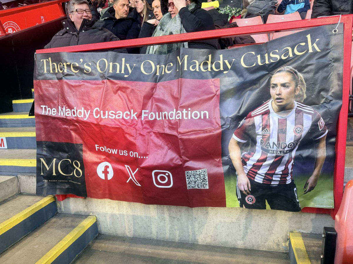 hels_68's tweet photo. Maddy being remembered at the women’s game on Saturday by amazing fan Jane who always ensures Maddy is never forgotten….and rightly so! She also spotted a fan wearing her Cusack #8 shirt❤️#MC8
#twitterblades
@sufcwomenfans
@sufc_women
@SheffieldUnited
@MC8_Foundation https://t.co/kKIQU6RBo3