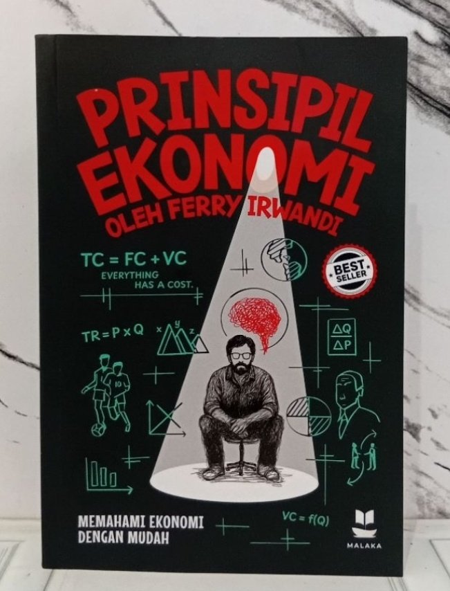 _fireshare's tweet photo. Bukunya Bung Ferry Irwandi - "Prinsipil Ekonomi" itu bagus buat pengantar mempelajari ekonomi. Fiskal &amp; moneter yg belakangan tren di X juga dijelaskan dengan mudah.

Selanjutnya, buku "Prita Ghozie - Make It Happen, Now!" juga OK untuk memahami personal finance &amp; belajar invest. https://t.co/kkwHtu1qsK